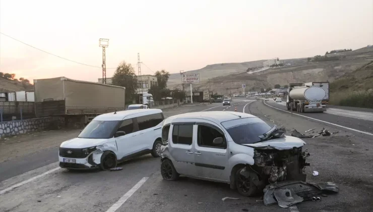 Cizre’de Zincirleme Trafik Kazası: 2 Yaralı