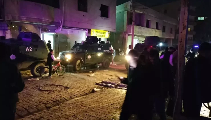 Cizre’de Aileler Arasında Taşlı ve Bıçaklı Kavga: 2 Yaralı